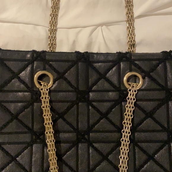 Textured Vintage Tote Bag - Picture 3 of 9